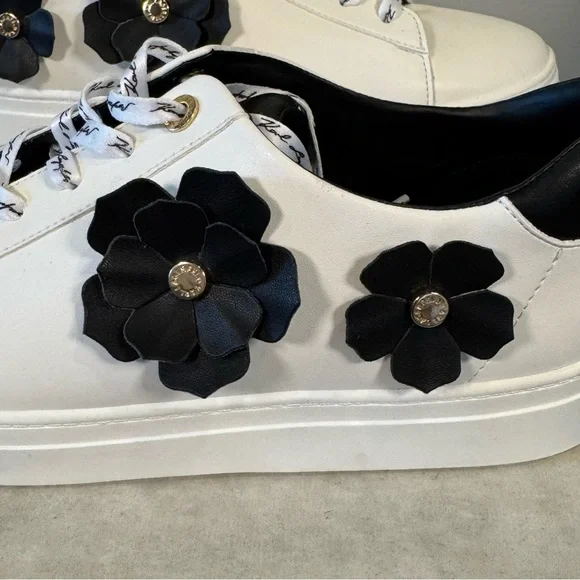 Karl Lagerfeld Women's Paris Crete Flower Sneaker, size 11, NWOT - Picture 4 of 13